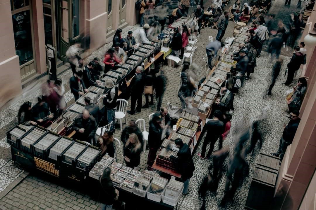 Feira de Vinil na CCMQ é atração de aniversário da Discoteca Natho Henn